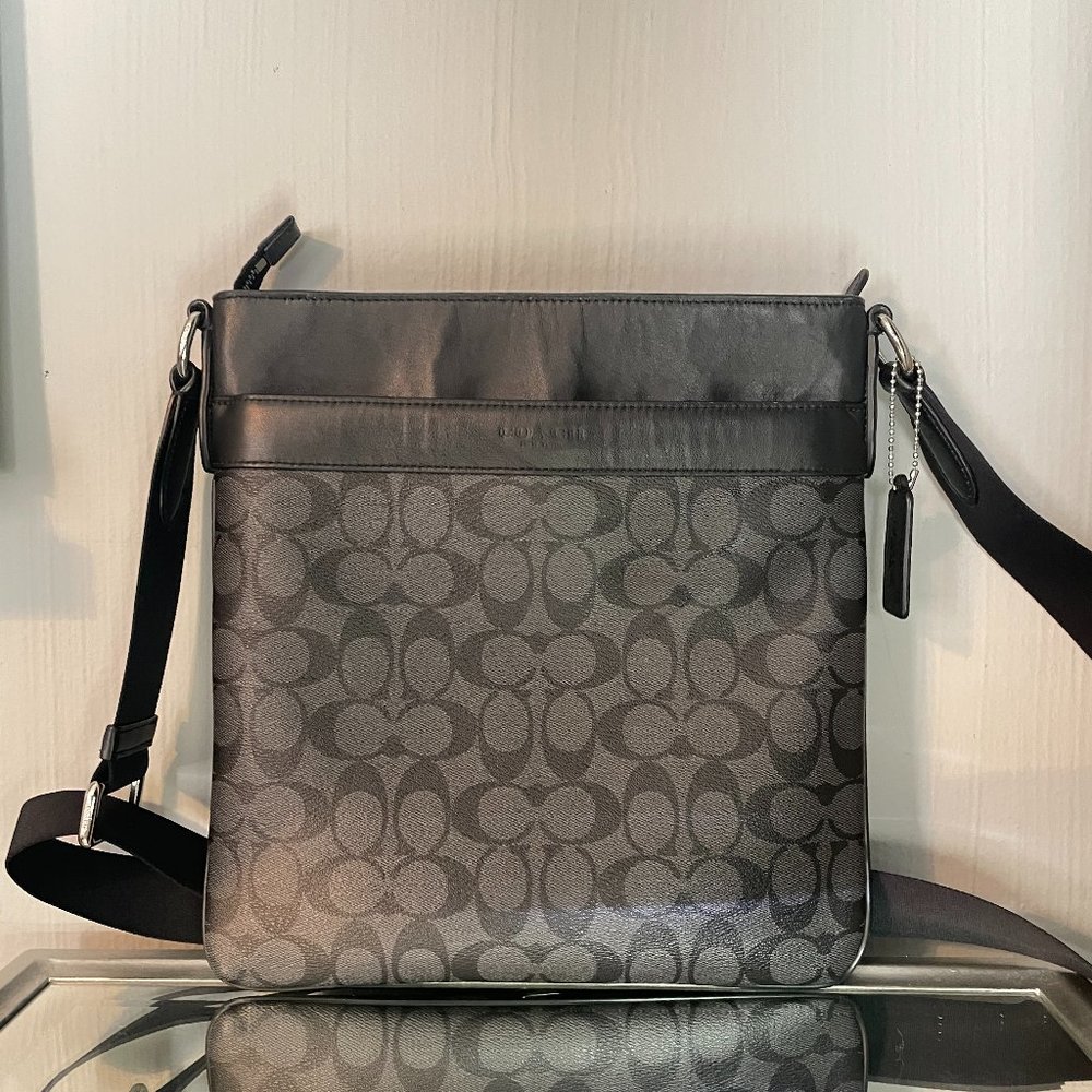 NWOT COACH BOWERY CROSSBODY SIGNATURE F71877 Shoulder Messenger Bag Black Gray